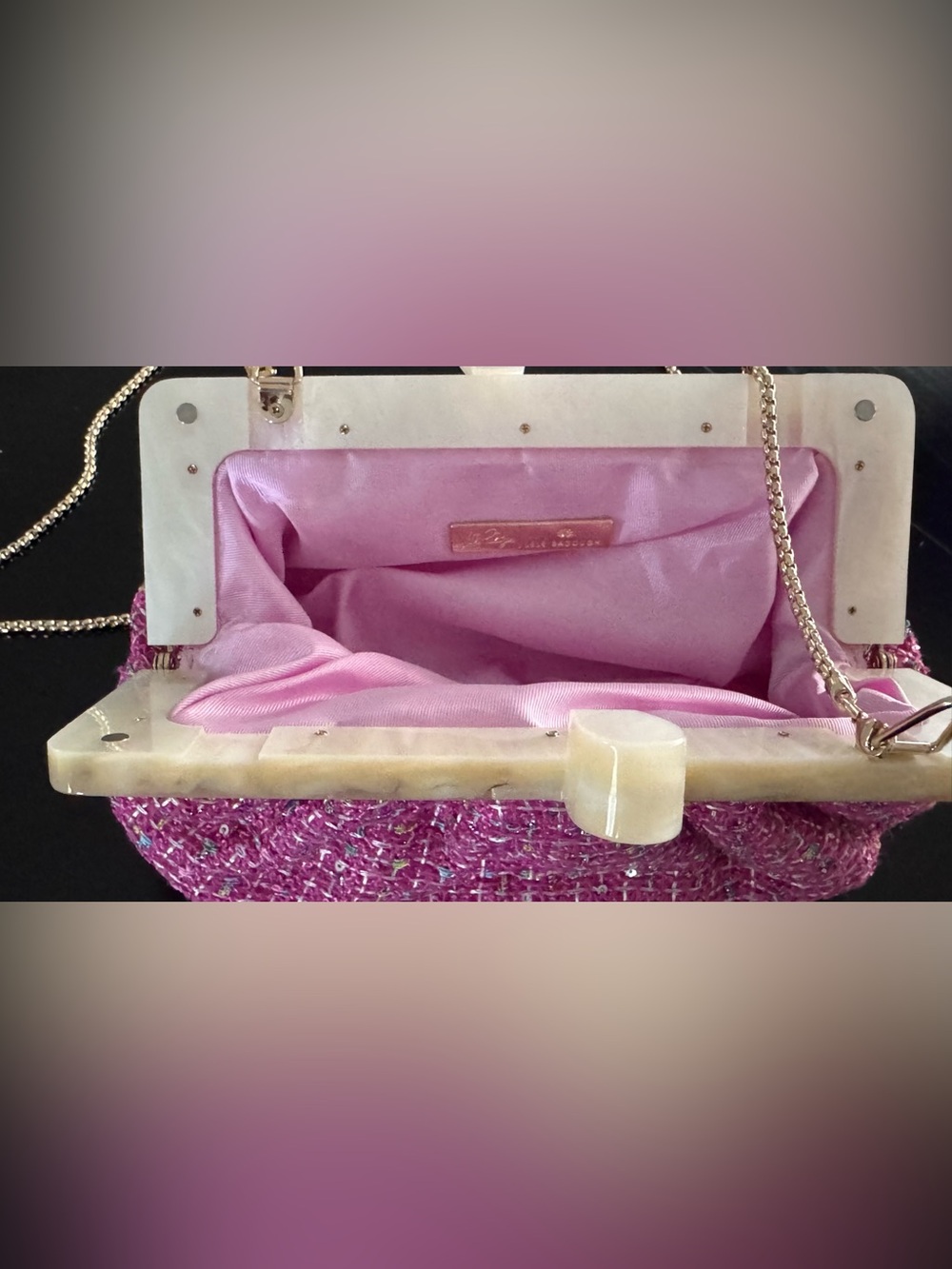 Lilly Pulitzer limited-edition Lilly x Lele Heart Clutch with removable chain. - Picture 7 of 10